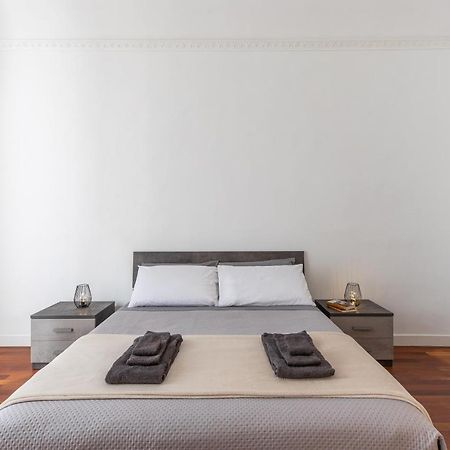 Casa Dei Visionari Apartment Bari Bagian luar foto