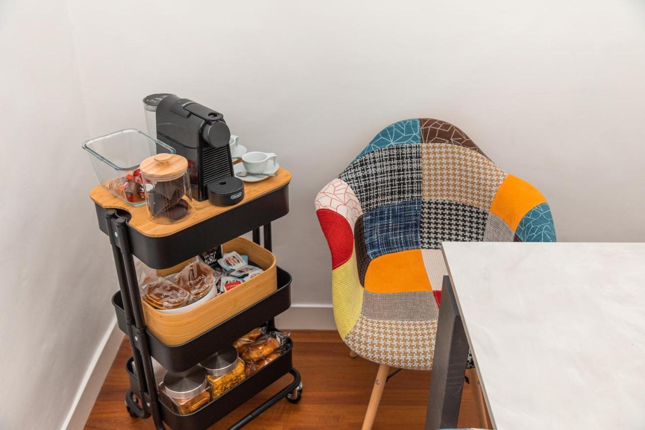 Casa Dei Visionari Apartment Bari Bagian luar foto