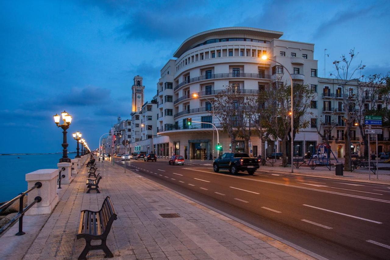 Casa Dei Visionari Apartment Bari Bagian luar foto