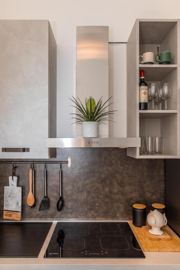 Casa Dei Visionari Apartment Bari Bagian luar foto