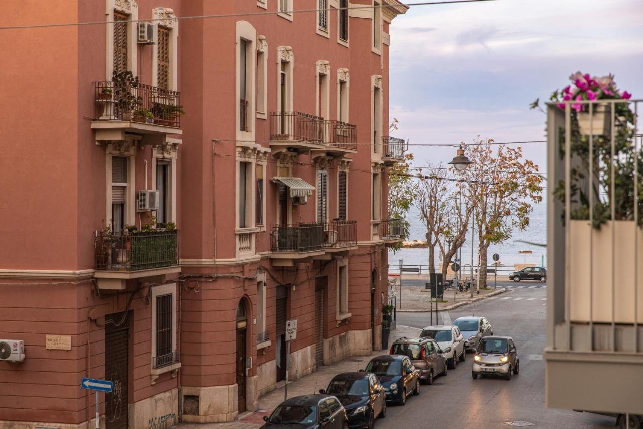 Casa Dei Visionari Apartment Bari Bagian luar foto