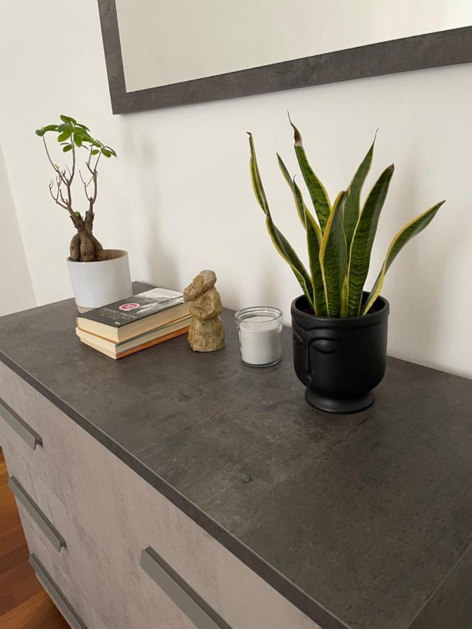 Casa Dei Visionari Apartment Bari Bagian luar foto